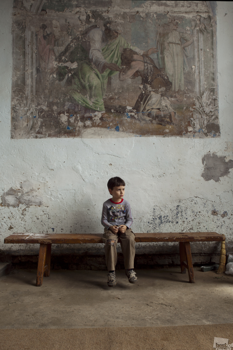 Мальчик и фреска
